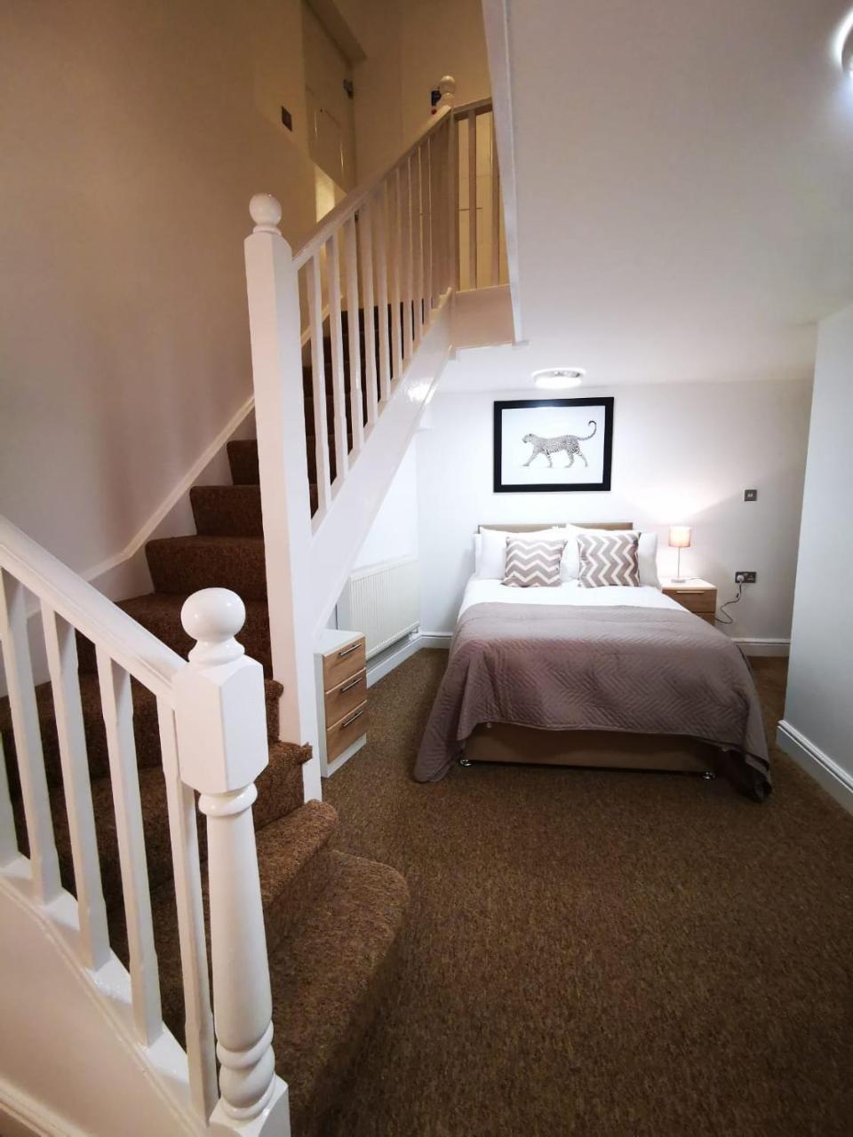 Capital Host- Apartments Euston Лондон Екстериор снимка