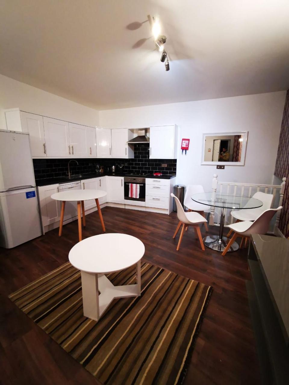 Capital Host- Apartments Euston Лондон Екстериор снимка